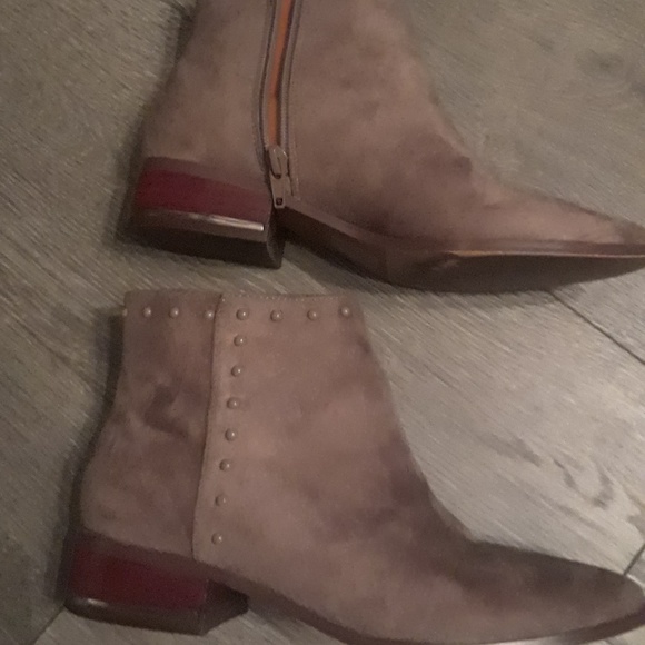 Shoes - Picture 2 of 3